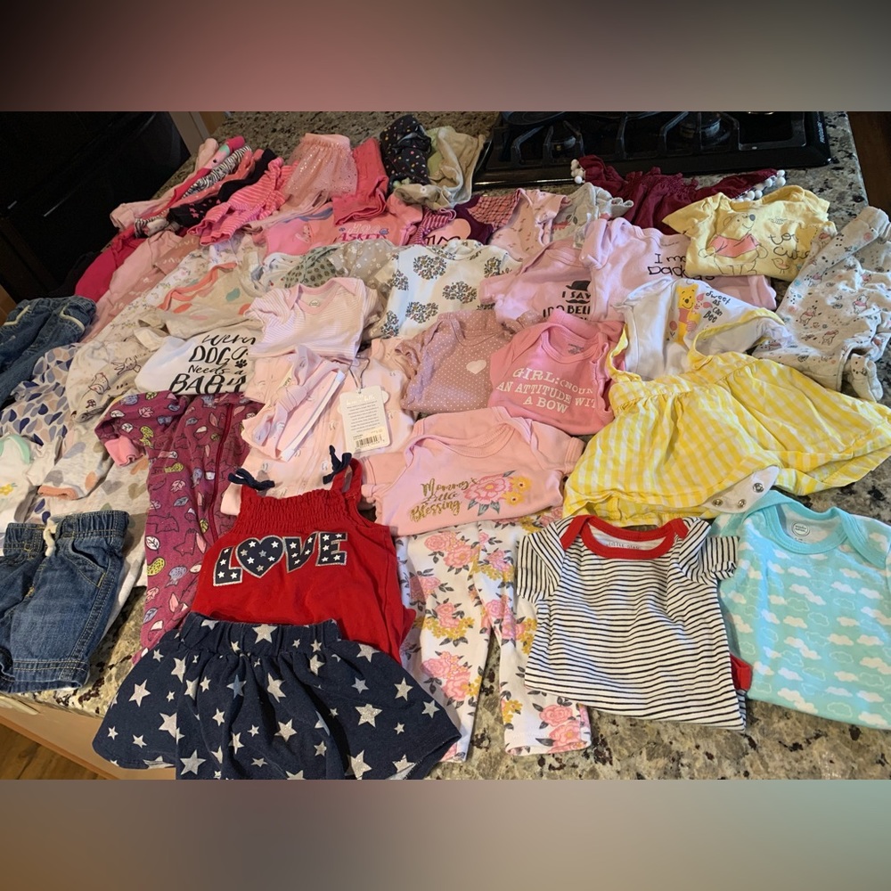 Lot of baby girl 0-3 months clothes